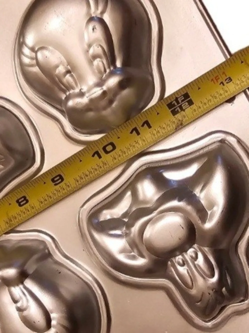 VTG 1994 Wilton Warner Bros Tweety & Sylvester Muffin Cake Mold Pan 6 Cavity